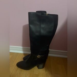 ⭐️Michal kors boots women’s 10